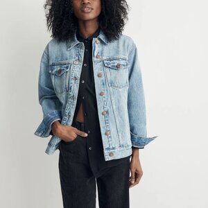 Madewell The Oversized Trucker Jean Jacket (Size Small)
